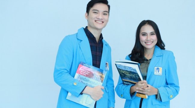 Daftar UNM Sekarang, Dapat Jaket Varsity Eksklusif!