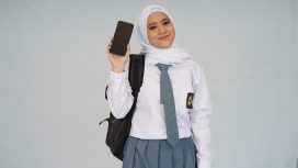 Hadiah Kemerdekaan dari UNM! Jaket Varsity Eksklusif untuk Pendaftar
