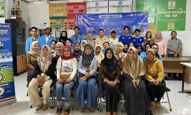 
					RW 12 Jatiwaringin Bikin Revolusi Digital Warga