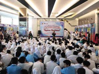 Mahasiswa Baru FEB UNM Siap Raih Generasi Unggul