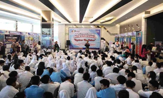 
					Mahasiswa Baru FEB UNM Siap Raih Generasi Unggul