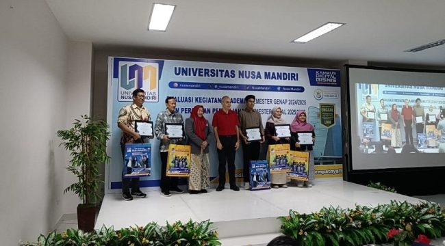 UNM Apresiasi Dosen Berprestasi