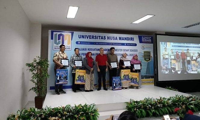 
					UNM Apresiasi Dosen Berprestasi