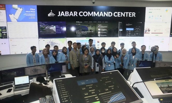 
					Kuliah 3 Tahun + Magang Setahun