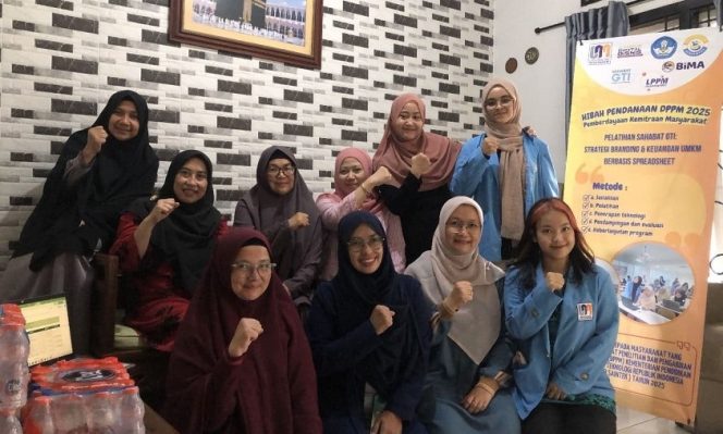 
					Mahasiswa UNM Bantu UMKM Naik Kelas