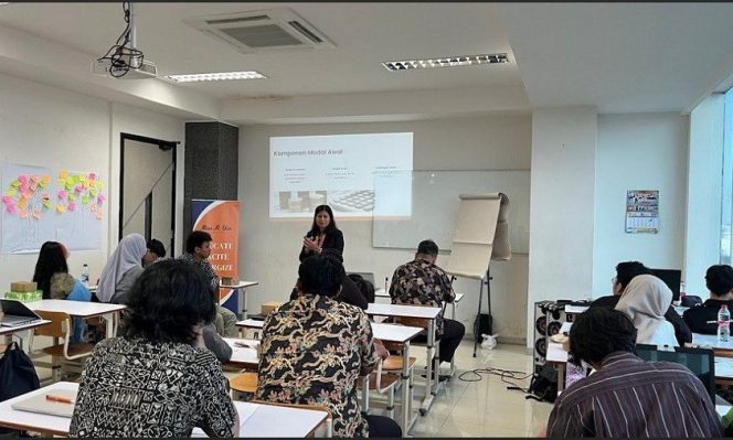 
					Bukan Sekadar Kuliah, Tapi Mencetak Profesional Digital!