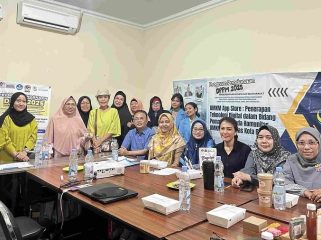 Mahasiswa UNM Dampingi UMKM Bekasi Kuasai Dunia Online
