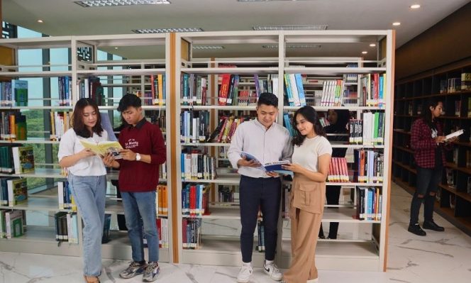 
					Membaca, Revolusi Sunyi di Era Digital