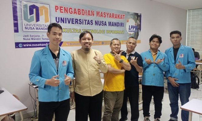 
					Dosen FTI UNM Latih Pemuda Masjid Kuasai Digitalisasi Administrasi