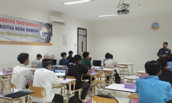 
					Universitas Nusa Mandiri Latih Remaja Masjid Kuasai Text Mining dan Copywriting untuk Dakwah Digital