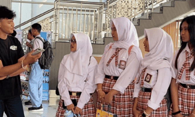 
					UNM Perkuat Literasi Digital Pelajar SMK Lewat Kegiatan Pengenalan Kampus