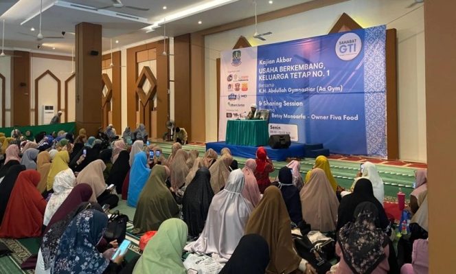
					Mahasiswa Bisnis Digital UNM Dukung Kajian Islam Sahabat GTI di Bekasi