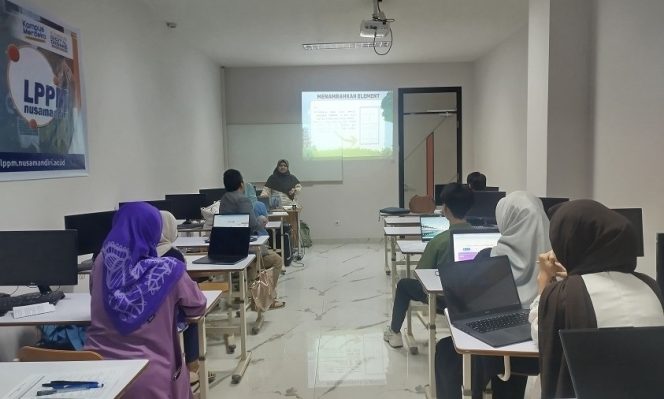 
Bikin Buku Belajar Anak Pakai Canva? Dosen UNM Latih Guru dan Relawan