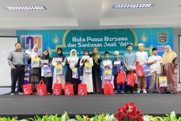 UNM Santuni Yatim Bersama Lazgis