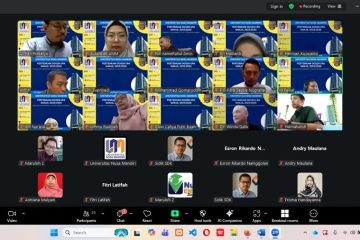 Tak Mau Lulusan Biasa