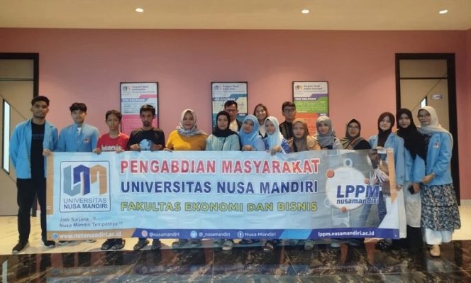 
Mahasiswa dan Dosen Prodi Manajemen UNM Latih Remaja Depok Kuasai AI Copywriting untuk Konten Digital