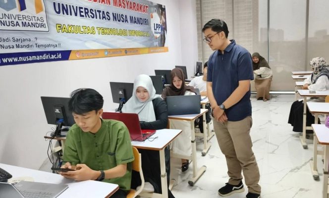 
Belajar Desain Grafis Sejak Dini? Dosen UNM Latih Anak Yayasan Kuasai Skill Digital