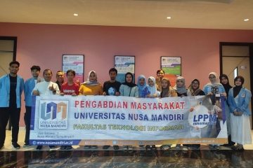 Dosen Prodi Informatika UNM Latih Remaja