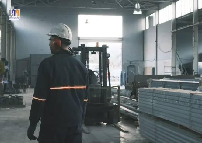 
					Peran Penting Operator Produksi dalam Dunia Industri