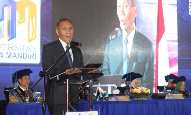 
					Wisuda ke-40 UNM Tuai Apresiasi LLDikti, Siap Cetak Lulusan Digital Unggul, Kamu Berikutnya?