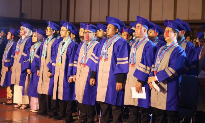 
					Wisuda UNM 2026 Penuh Makna, IKANI Tegaskan Pendidikan Bukan Skam, Saatnya Lulusan Bergerak!