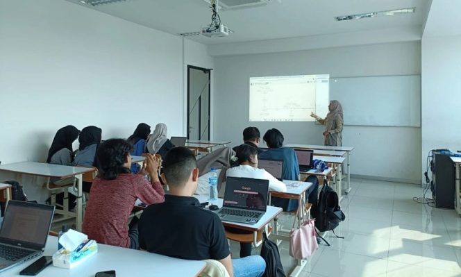 
					IEP 3+1 UNM: Kuliah 3 Tahun 1 Tahun Kerja, Siap Lulus Langsung Dilirik Industri!