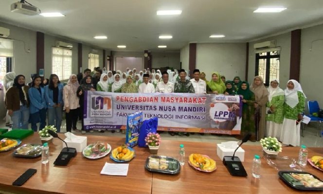 
					UMKM Wajib Melek Digital! UNM Latih Pelaku Usaha Kuasai AI dan Katalog Online untuk Naik Kelas