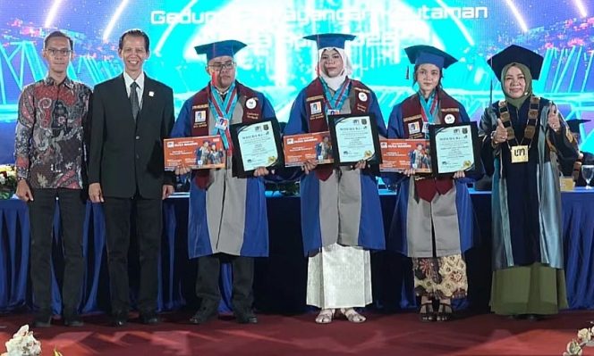 
					Wisuda ke-40 UNM Bertema “Unstoppable Move”, Alumni Diminta Tak Berhenti Berkarya, Siap Jadi Penggerak Perubahan?