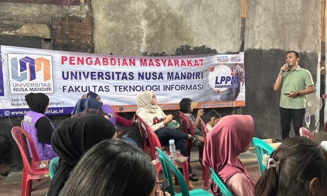 
					Warga Cikoko Diajari AI oleh Dosen UNM, UMKM Kini Bisa Bikin Promosi Digital Lebih Cepat