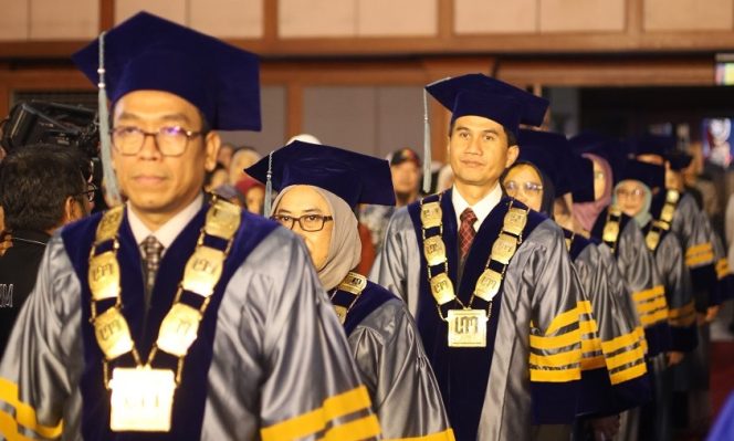 
					Tak Adaptif Siap Tersingkir! UNM Pilih Gaspol Bangun SDM Digital