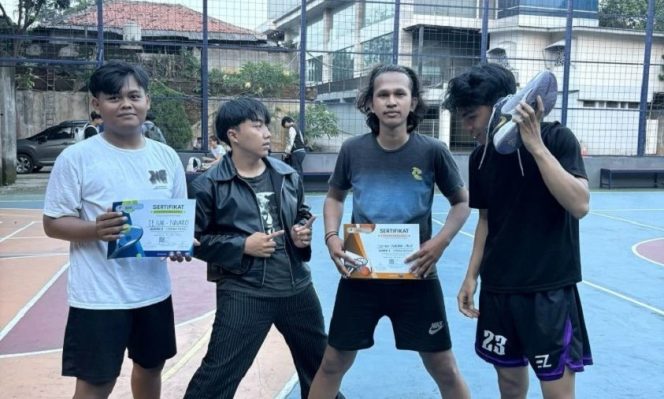 
					Kampus Jangan Cuma Kuliah! Mahasiswa UNM Adu Skill di Fun Match Padel