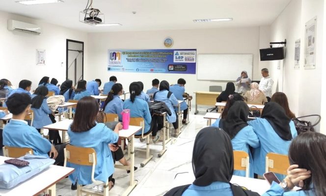 
					Cari Kampus Nyaman dan Biaya Terjangkau? FEB UNM Jawaban Kuliah Era Digital