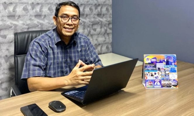 
					Doktor Bukan Gelar Akhir, Saatnya Kampus Cetak Inovator AI