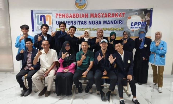 
					Remaja Masjid Masih Kelola Data Manual? UNM Turun Tangan Ajarkan Teknologi Digital di JIC