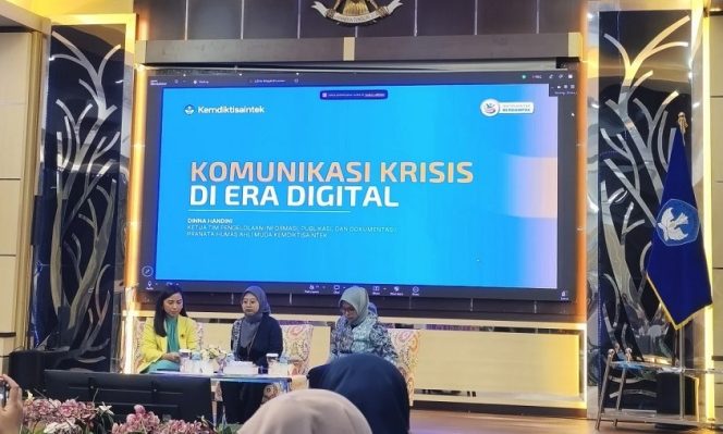 
					UNM Perkuat Branding Kampus Digital Bisnis di Rakor Humas LLDIKTI III 2026