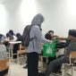 Mahasiswa UNM Turun Tangan Bantu Korban Kebakaran Kemayoran