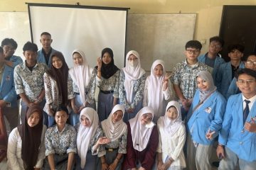 Mahasiswa UNM Serahkan Platform Digital