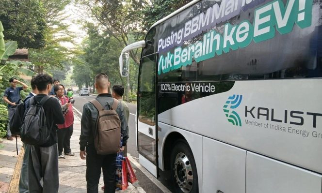 
					Tak Hanya Digital, Mahasiswa UNM Kenalkan Bus Listrik untuk Edukasi Lingkungan di SMKN 1 Tarumajaya
