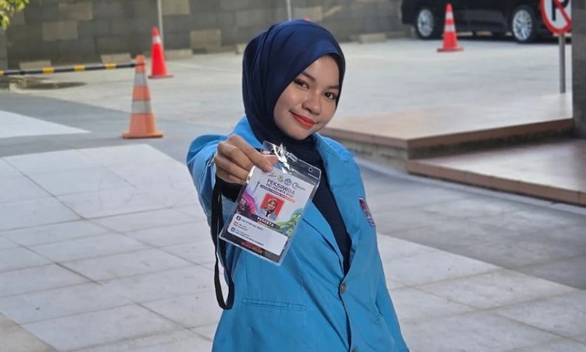 Mahasiswi Sains Data UNM Curi Perhatian di Peksimida DKI 2026 Lewat Lomba Poster Digital Mahasiswi Sains Data UNM Curi Perhatian di Peksimida DKI 2026