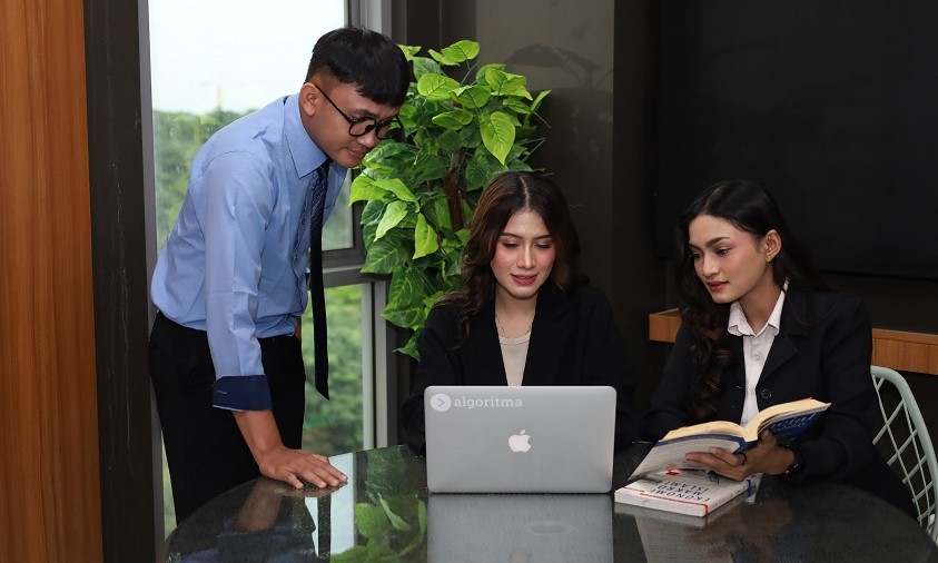 Informatika Masih Jadi Jurusan Paling Diburu, UNM Siapkan Talenta AI hingga Cyber Security Informatika Masih Jadi Jurusan Paling Diburu