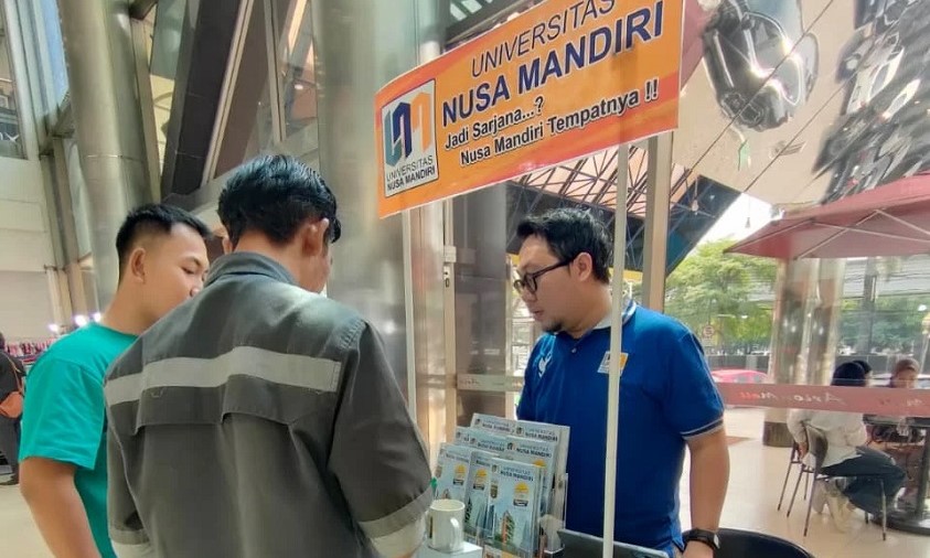 Open Booth UNM di Arion Mall Rawamangun