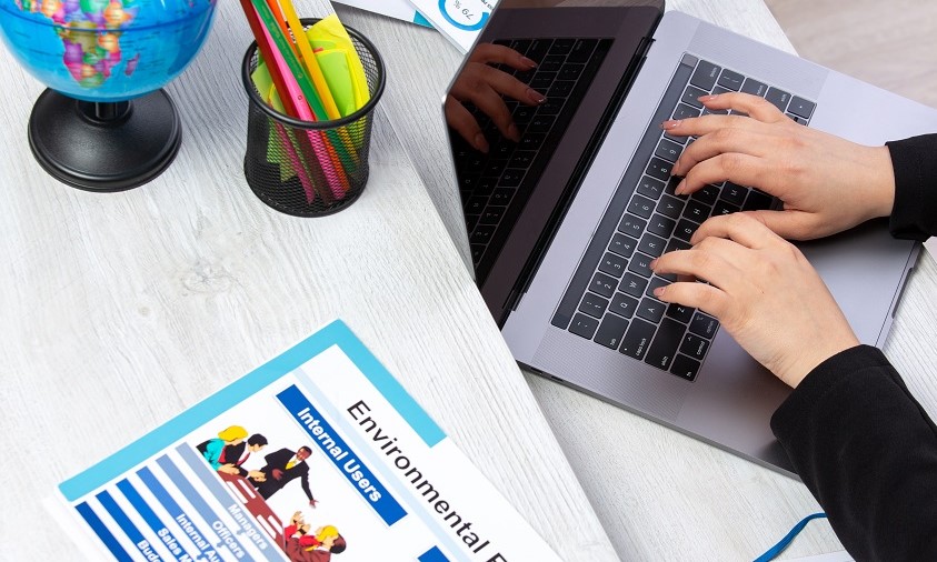 Etika dan Peran AI dalam Penulisan Jurnal Scopus Aktivitas Penulisan Jurnal yang Dapat Dibantu oleh AI