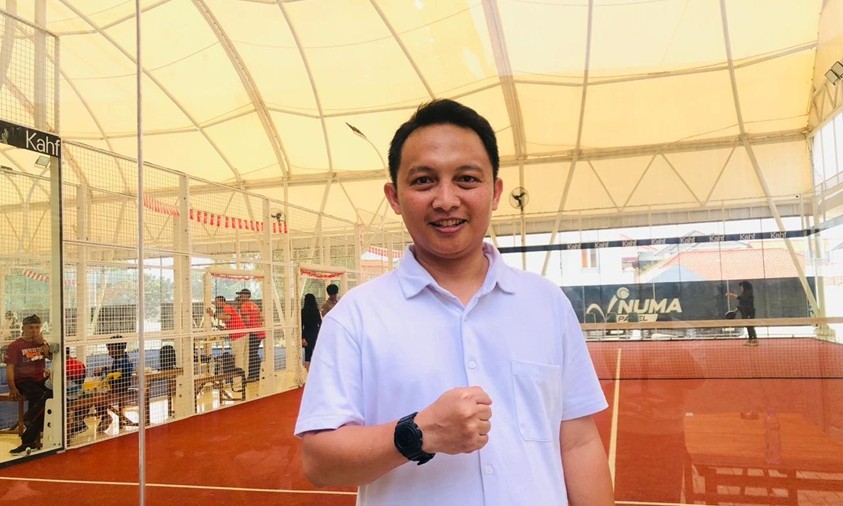 Lapangan Padel Jadi Ruang Berbagi Buat Alumni UNM Hendra Setiawan