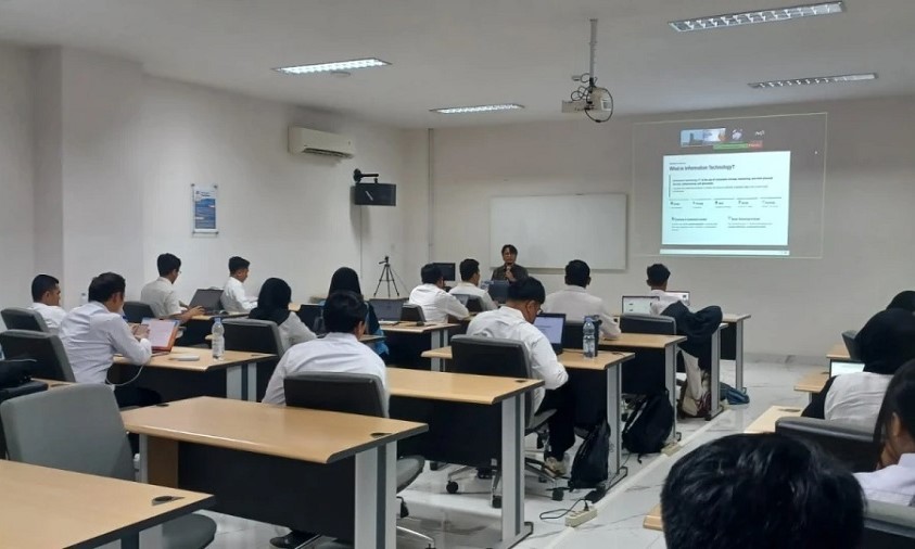 UNM Sukses Gelar Kuliah Etika Teknologi