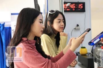 QRIS Adalah Standar yang Bikin Semua Dompet Digital Nyambung, Begini Cara Kerja Sistemnya QRIS Adalah Standar yang Bikin Semua Dompet Digital Nyambung, Begini Cara Kerja Sistemnya