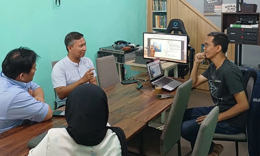 UNM Jajaki Kerja Sama Pelatihan AI dan Magang Bersama Yayasan Komunitas Open Source UNM Jajaki Kerja Sama Pelatihan AI dan Magang