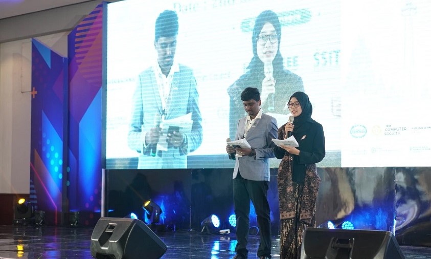 Mahasiswa UNM Jadi MC di Forum Internasional IEEE YESIST12 Grand Finale Mahasiswa UNM Jadi MC di Forum Internasional