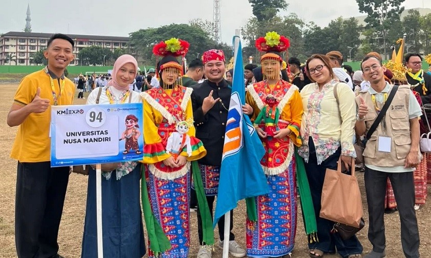 Artholic Studio UNM Tampil di Kirab KMI Expo