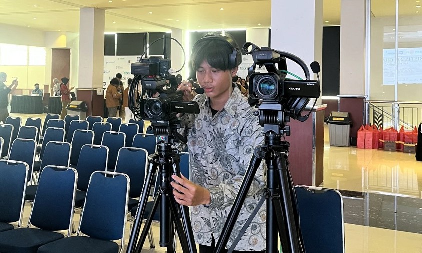 Mahasiswa Universitas Nusa Mandiri Jadi Cameramen Forum Internasional