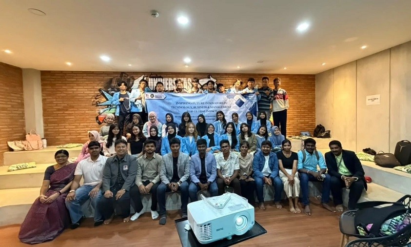 UNM Sambut Delegasi IEEE YESIST12 India